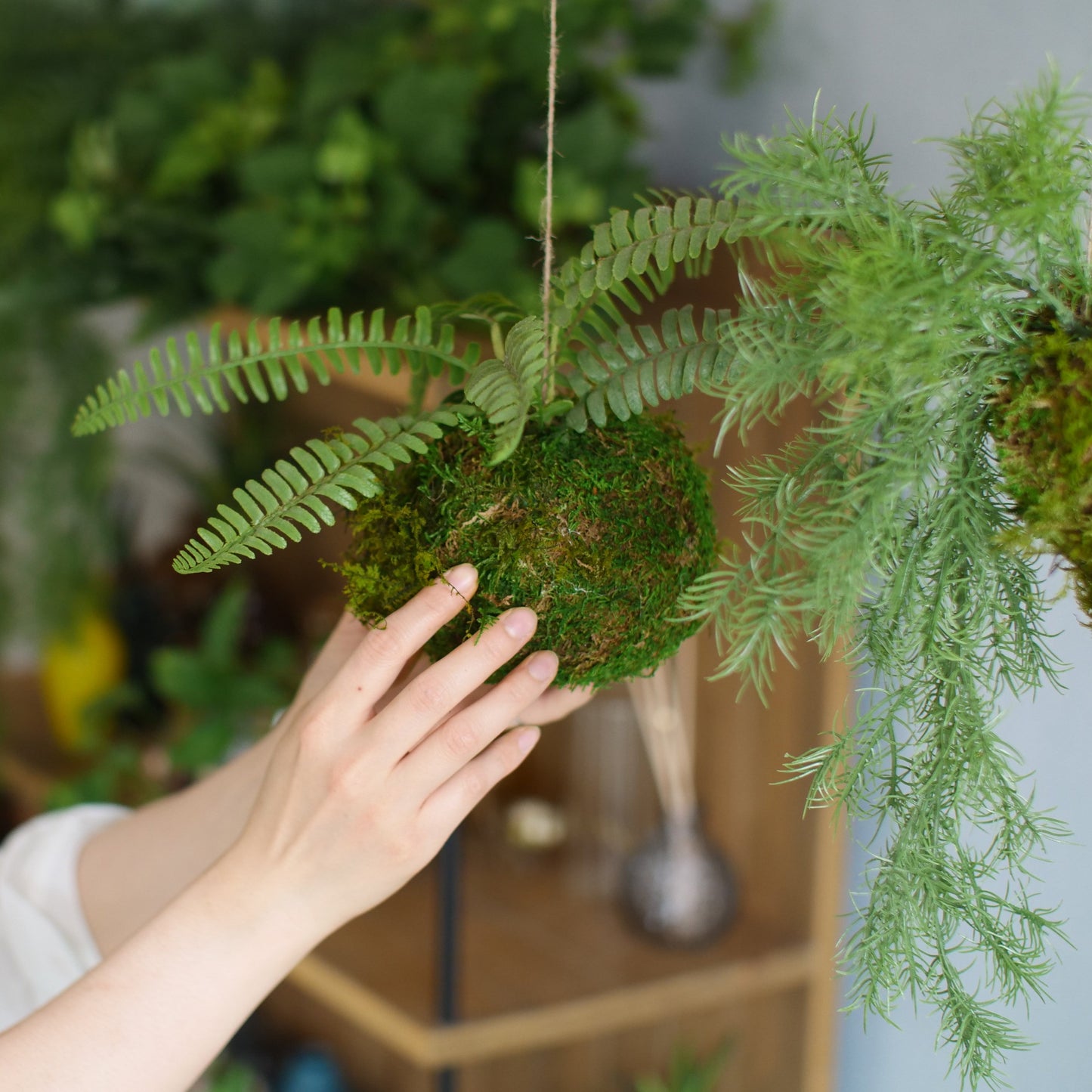 Hanging ball [hanging type]